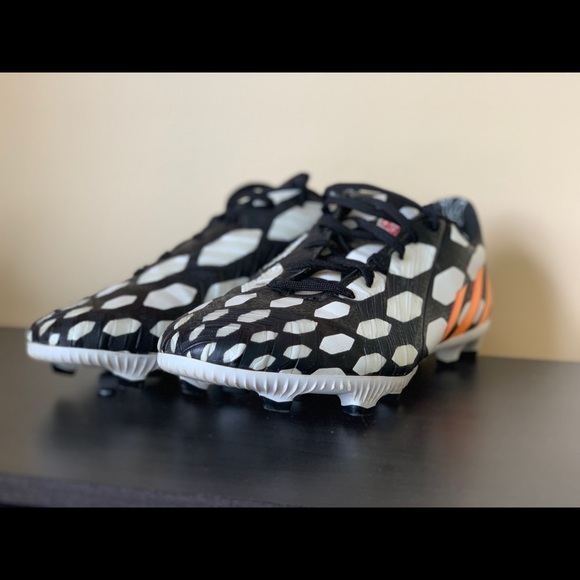 Adidas FIFA WORLD CUP 2014 cleats w/ shin guards - Picture 1 of 6